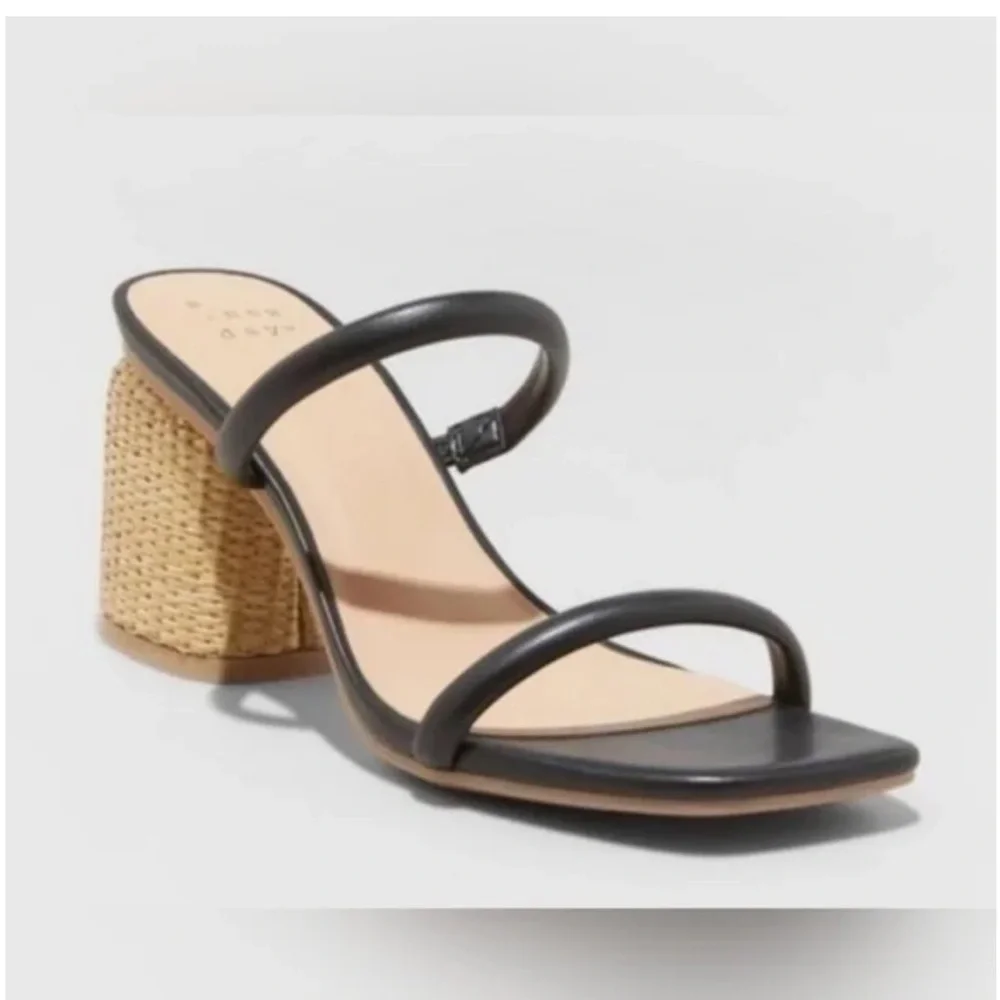 Nwot rattan block heel sandals - Picture 1 of 11
